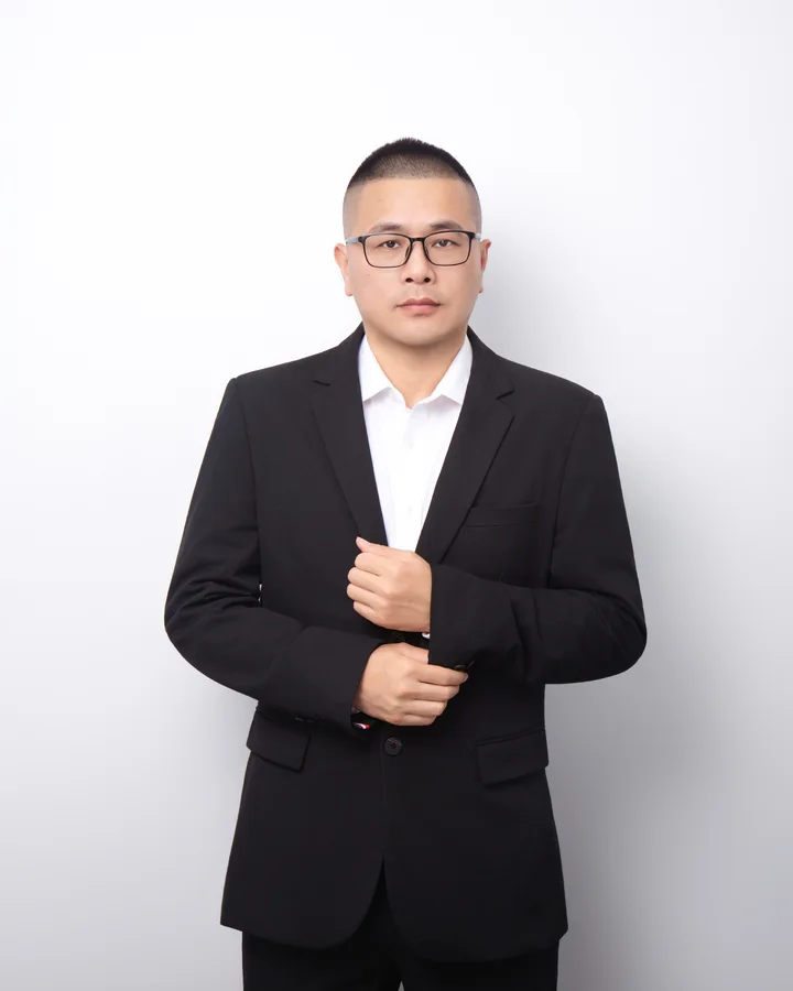 罗鸣 专业团队成员肖像